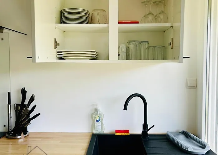 Maison Avec Acces Au Apartment Izon