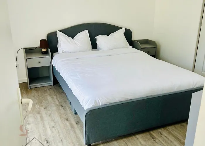 Maison Avec Acces Au Apartment Izon